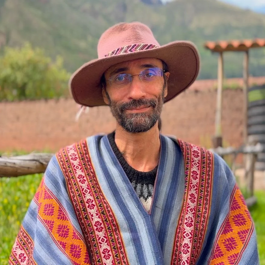 Roman Hanis, facilitador de Sanación a Distancia