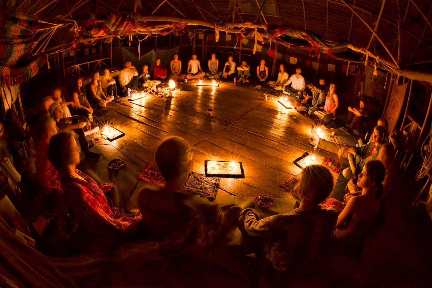 Roman Hanis holding a coca leaf ceremony at the Paititi centre